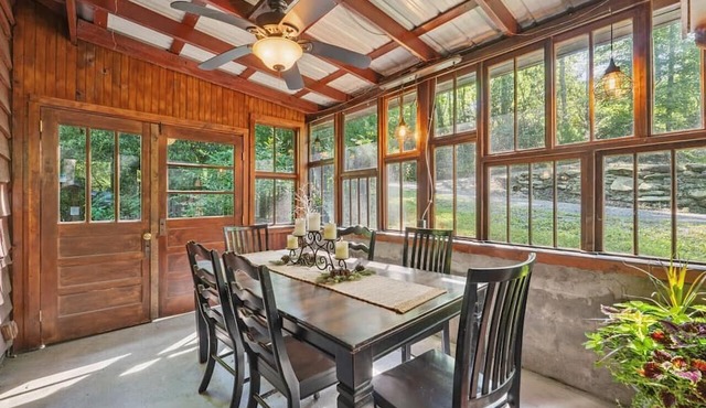 White Laurel Cottage at Linville Falls