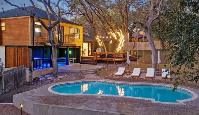 White Lotus | Pool+ Hot Tub +Mini Golf +Sleeps 16+