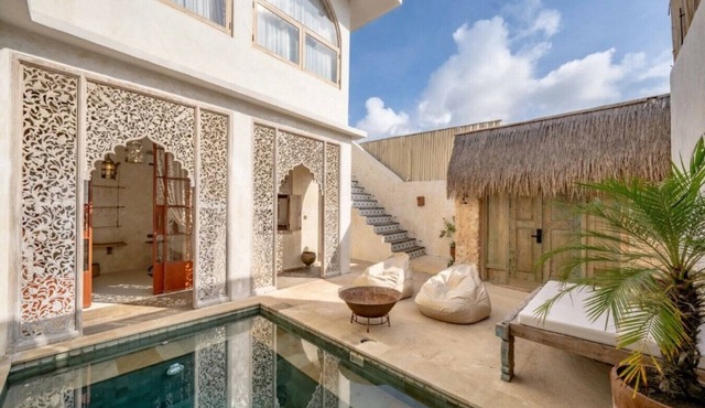 White Moon 3BR for Groups - 5 Min to Thomas Beach