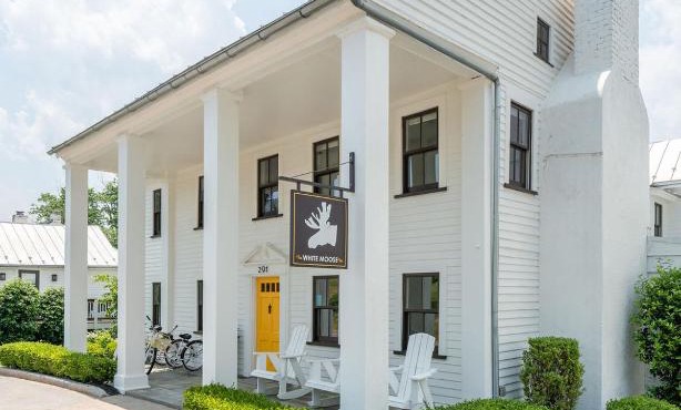 White Moose Inn