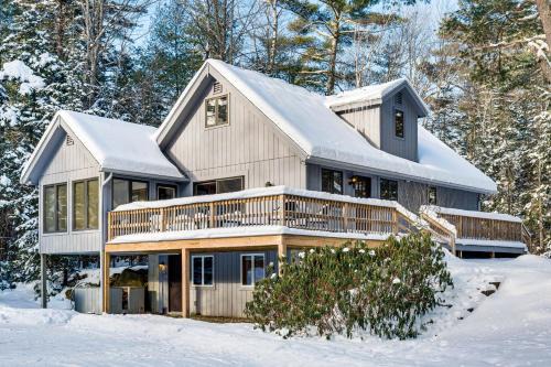 White Mountain Retreat! 3 Mi to Cannon Mountain