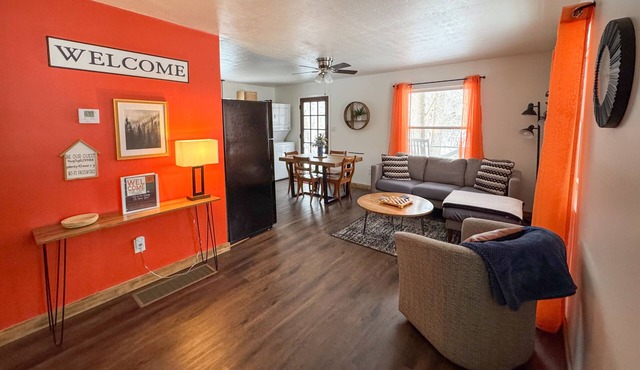 White Oak 2-bedroom cabin along the Little Sandy