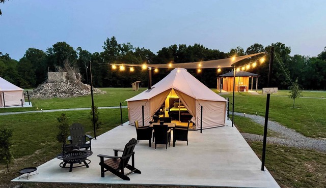 White Oak- Glamping @ The River Bluff Cabins