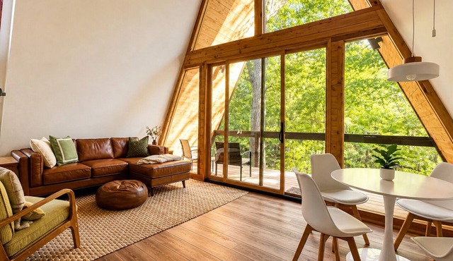 White Oak Haven-Cozy Forest A-frame near Bentonville