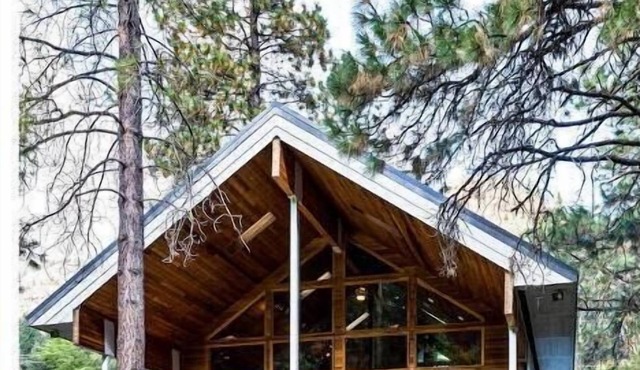 White Pass Luxury Cabin