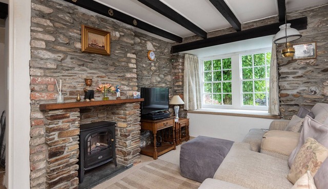 White Pebble Cottage, popular village - Port Isaac