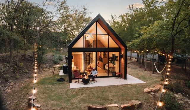 White Rock at Live Oak Lake | Modern Cabin