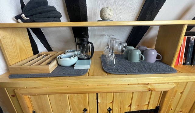 White Rose Annex – A Charming Getaway Nested in a Historical Cottage!