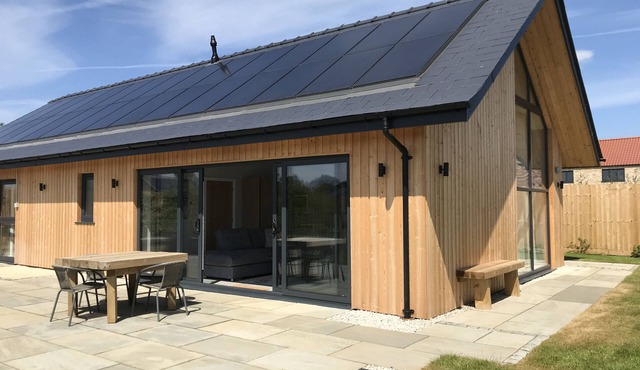 White Swan Cottage, Ashlin Farm Barns