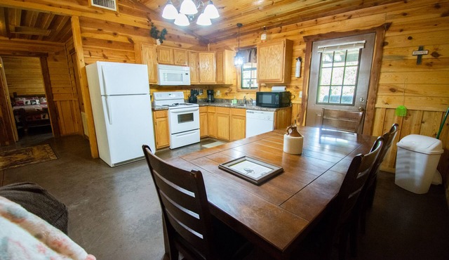 White Tail|18Acres|Private Creek|Swim|Hiking|ATV Trails|Mtn Cabin