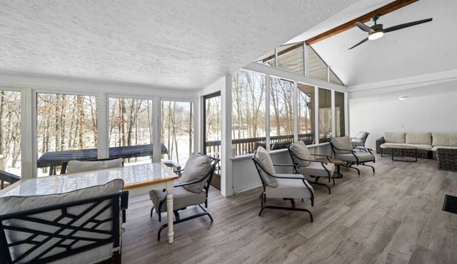 White Tail Run & Eagles Nest At Heron Hill Retreat 2 Hot Tubs On Lake!