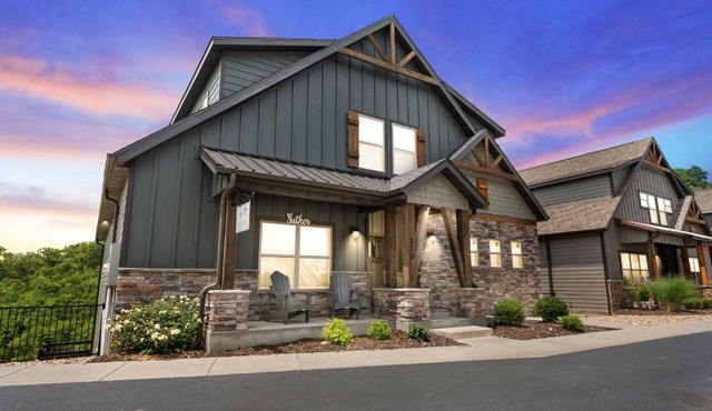 White Tail Summit- Sleeps 16 home