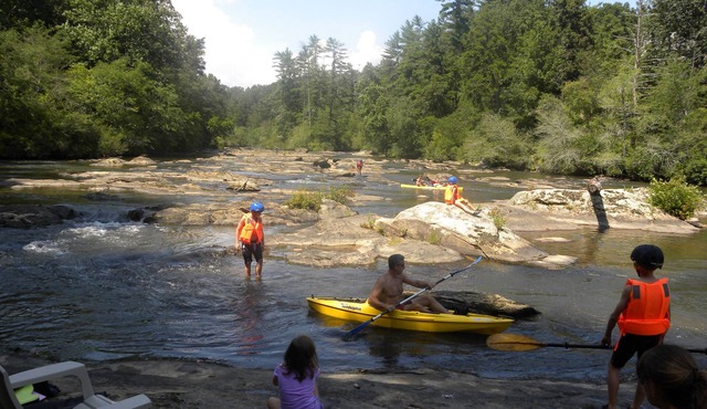 White Water River Cabin near Helen, GA-Kayak, tube, fish, hike, in wine country