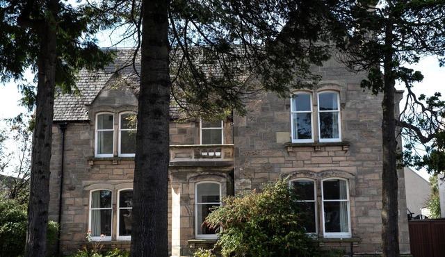 Whitecraigs - a rural that sleeps 8 guests in 4 bedrooms