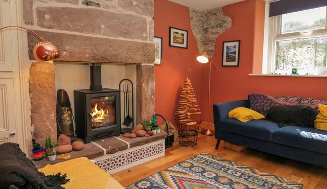 WHITECROFT NOOK, with open fire in Gosforth