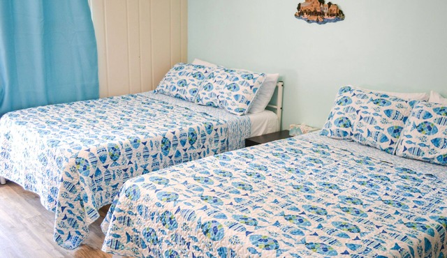 Whitehall Cottages Boutique Motel - 2 Full Beds