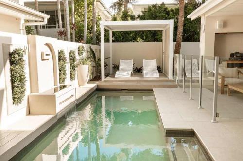 Whitehaven - 100m to Beach, Private Pool