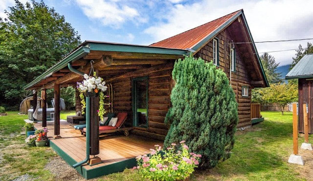 Whitehorse Mountain Retreat - Hot tub - Fireplace