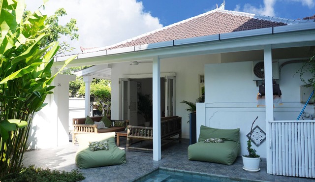 Whitehouse 2-bedroom villa with WiFi, AC in enchanting Bali