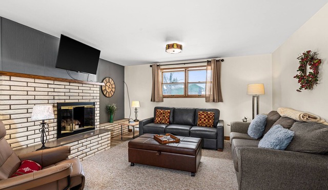 Whitehouse Retreat Suite Apt | Near River & Duluth