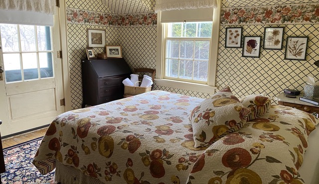 Whiterock Conservancy - Garden Room in the Historic Garst Farmhouse