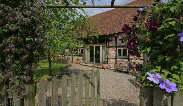 WHITES FARM BARN, family friendly, with a garden in Ledbury