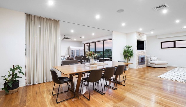 Whitesands - luxury beachside home