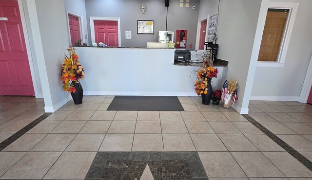 Whitesboro Inn & Suites