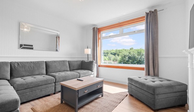 Whiteside 3 Bedroom Apartment - Bathgate