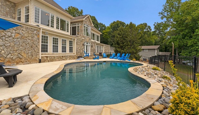 Whitetail Cove by AvantStay | Lakefront w/Pool + Private Dock | Sleeps 20