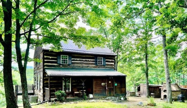 Whitetail Inn - Rustic Seclusion