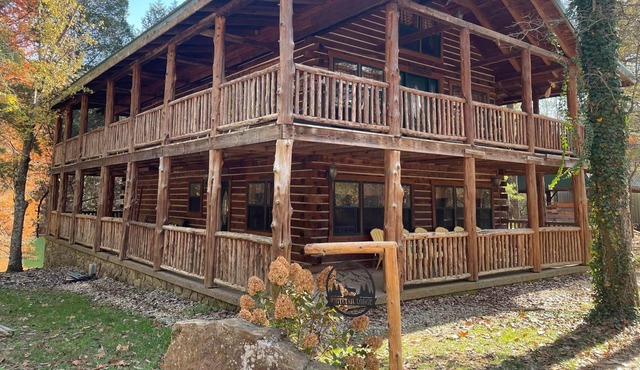 Whitetail Lodge, Twin Lakes Country Cabins