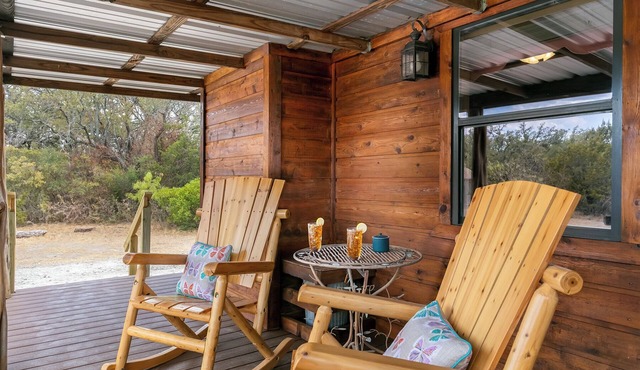 Whitetail Oaks Guesthaus | Country Views | Fire pit | NO PETS