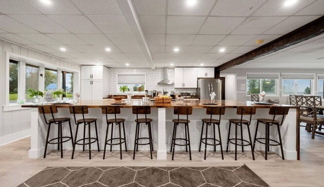 “Whitewaters-Main+Genoa” on Oneida Lake/Sleeps 19