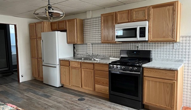 Whitewood Rally Apartment