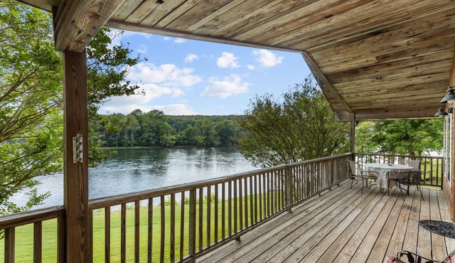 Whitlock Cabin at Rim Shoals