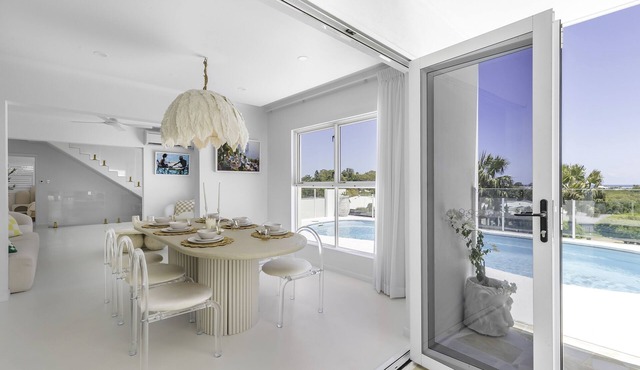 WhitsunStays - The Cyclades n3br, 2bth, Pool, AC Throughout