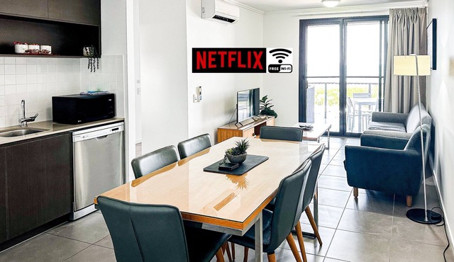 WhitsunStays - The Regal 2br/2bth, central