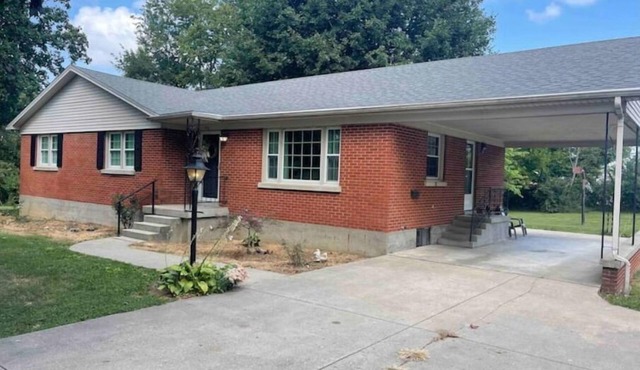 Who Loves Ya, Bourbon, 3 bedroom/2 full baths