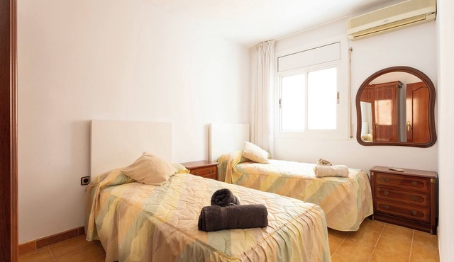 Whole house: apartment in L'Hospitalet de Llobregat, Spain