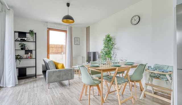 Whole Apartment : Apartment in Residence - Montévrain, France