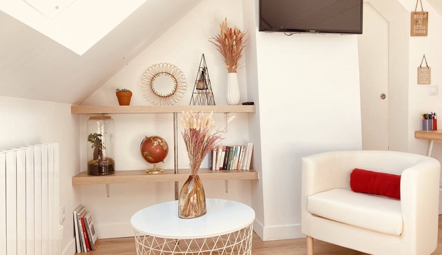 Whole apartment: Under the Clouds