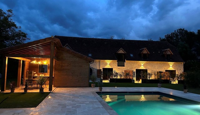 Whole barn sleeps 14