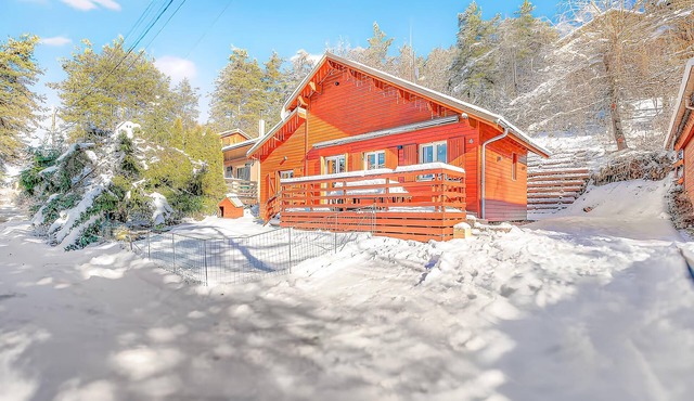 Whole chalet + private outdoor SPA-3 parking spaces-Near Ski Resort & Lake