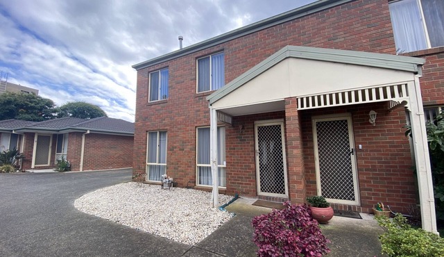 Whole Double Story House- 4QB & 1SB- Carrum Beach- Fully Furnished- Free Parking