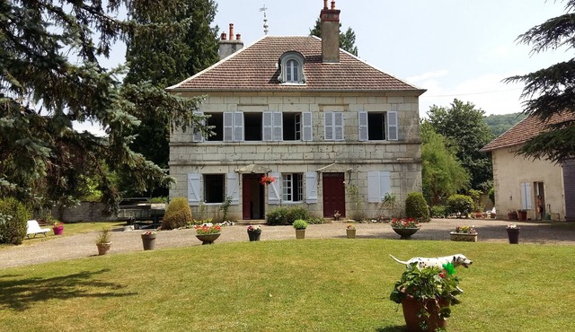 Whole house sleeps 10