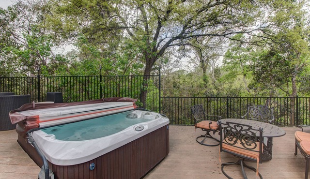Whole Home Air Cleaner, Quiet surroundings, deck and Jacuzzi, near golf course