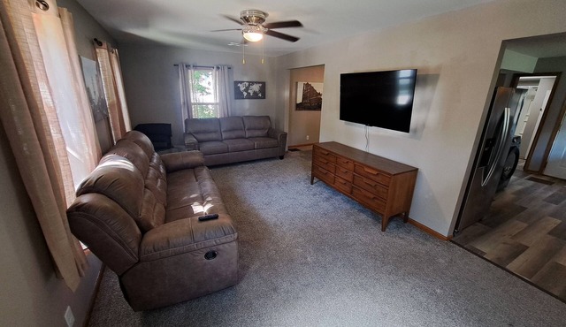 Whole Home by Heritage Trail, quiet street, outdoor games