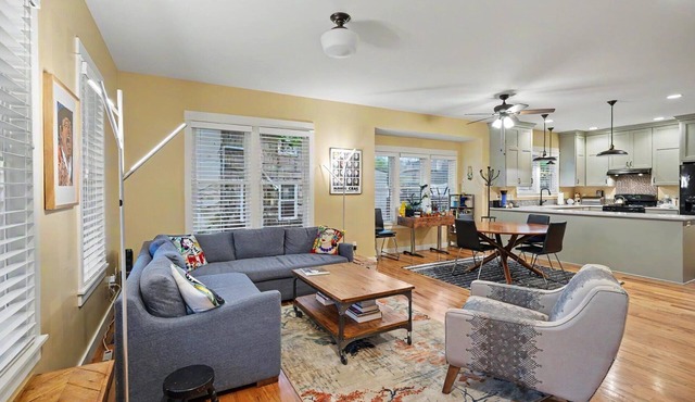 Whole Home Close to Downtown Sleeps 6