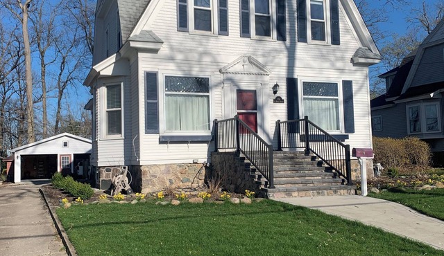 Whole Home Perfect for a Couple or Young Family, Close to Hillsdale College